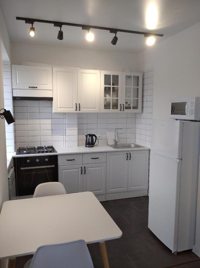 White Apartment Полтава Екстер'єр фото